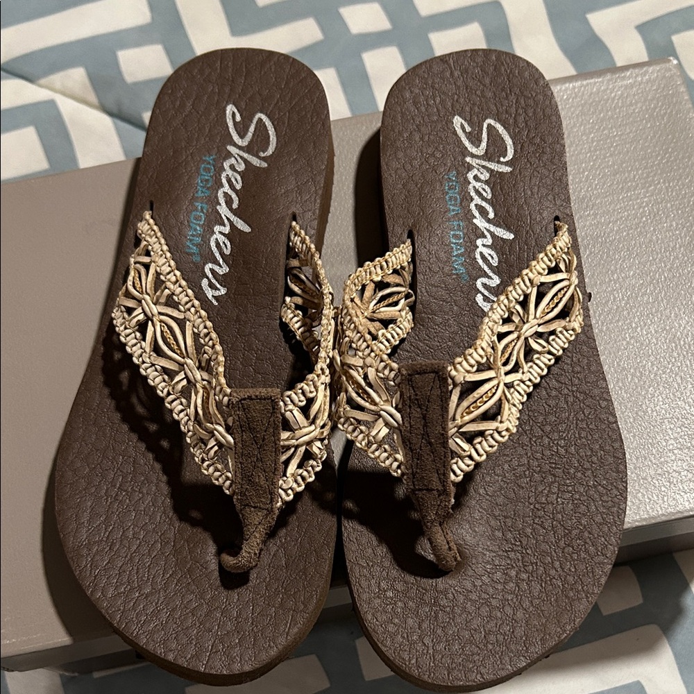 Skechers Women's Tan and Brown Sandals